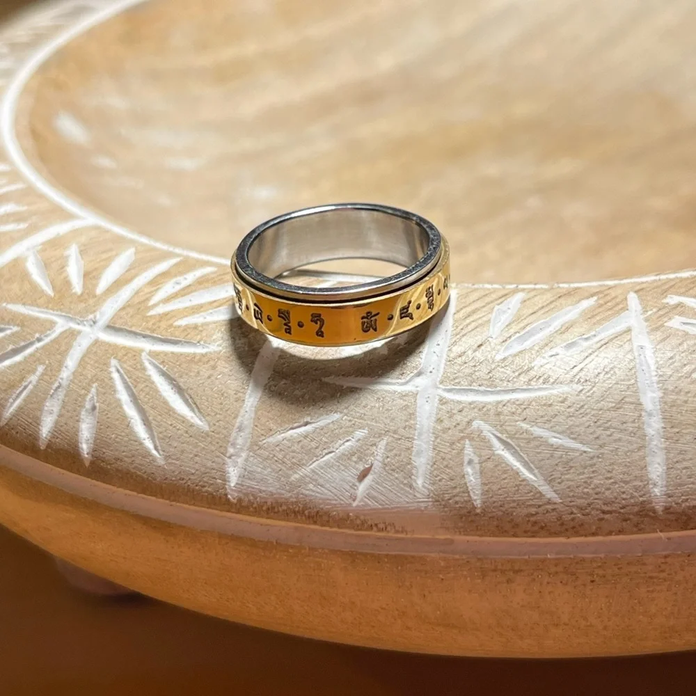 Fidget Spinner Symbol Ring - Picture 2 of 12